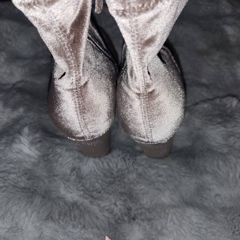 Steve Madden (Edit) Size 7.5 Gray Velour Sock Boot - Picture 6 of 12